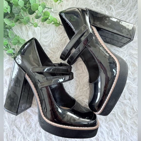 Steve Madden Shoes - Steve Madden Twice Mary Jane Platform Pumps Size 7.5